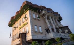WonderWorks Branson upside-down building on 76 Country Blvd with 100 plus interactive STEAM exhibits for families