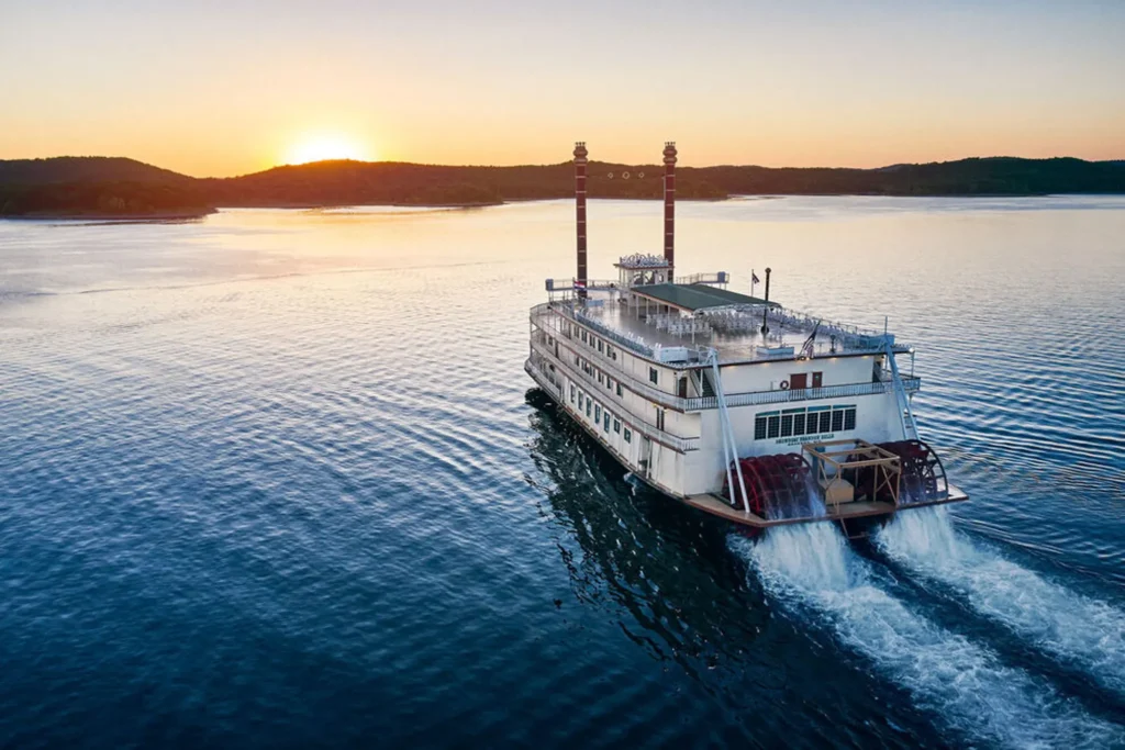 The Showboat Branson Belle