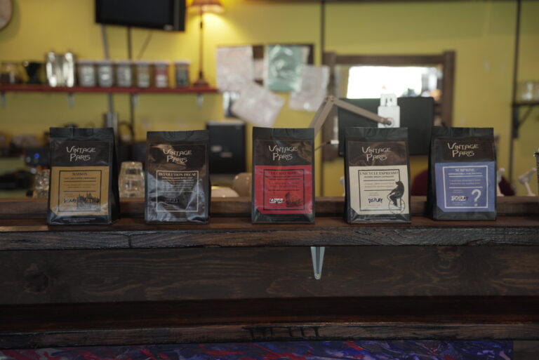 Vintage Paris, Hollister, MO