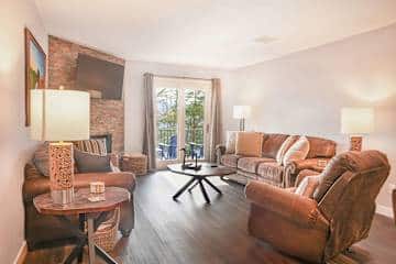 Ozark Lakeside Loft condo Pointe Royale Branson Missouri Lake Taneycomo views near 76 Strip