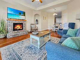 Lakefront Ozarks Condo lock-off resort condo one mile from Silver Dollar City Branson Missouri