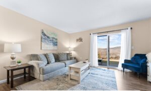 Living room of Ozarks in Living Color, a ground-level Branson condo with a private patio