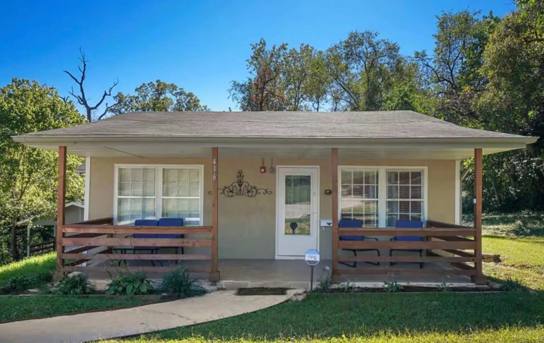 Large family-friendly Branson home near Lakeside Forest trails.