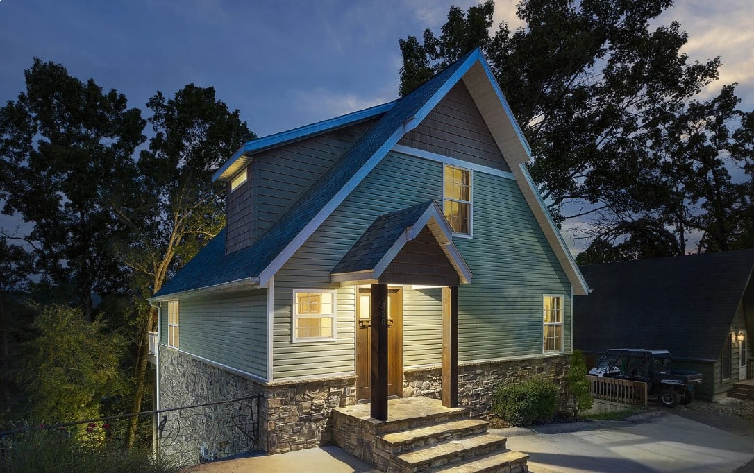 Mountain Creek Cabin near Dogwood Canyon, a kid-friendly Branson-area rental.