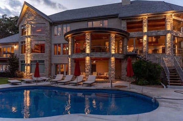 Tuckers Cove lake home near Branson with a private heated indoor pool beside Table Rock Lake